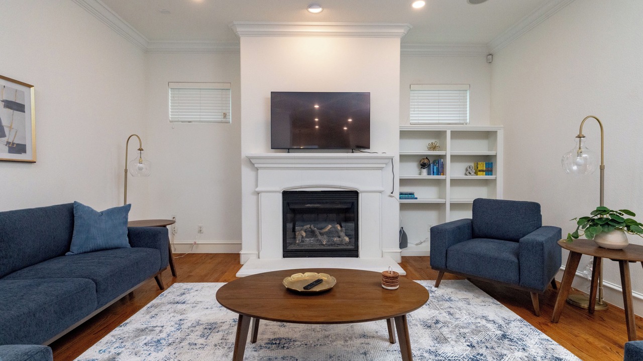 Photo of Livingroom in Knox - Henderson