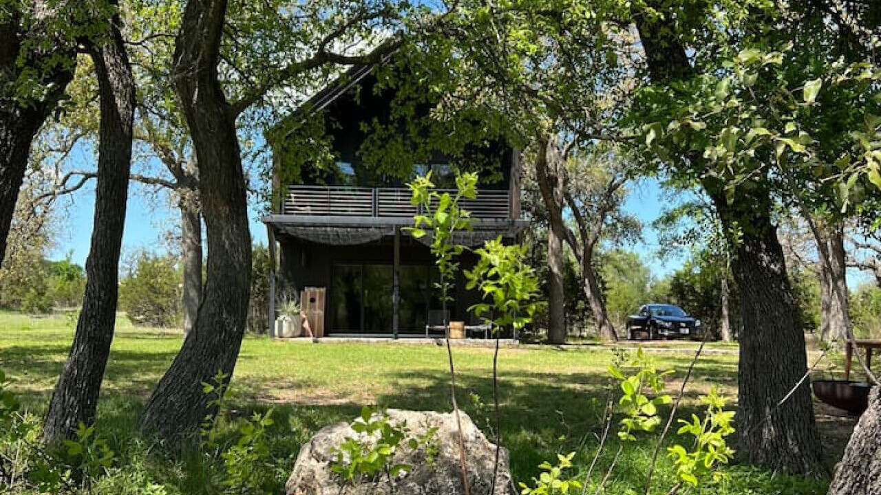 Photo of Outdoor in Round Mountain