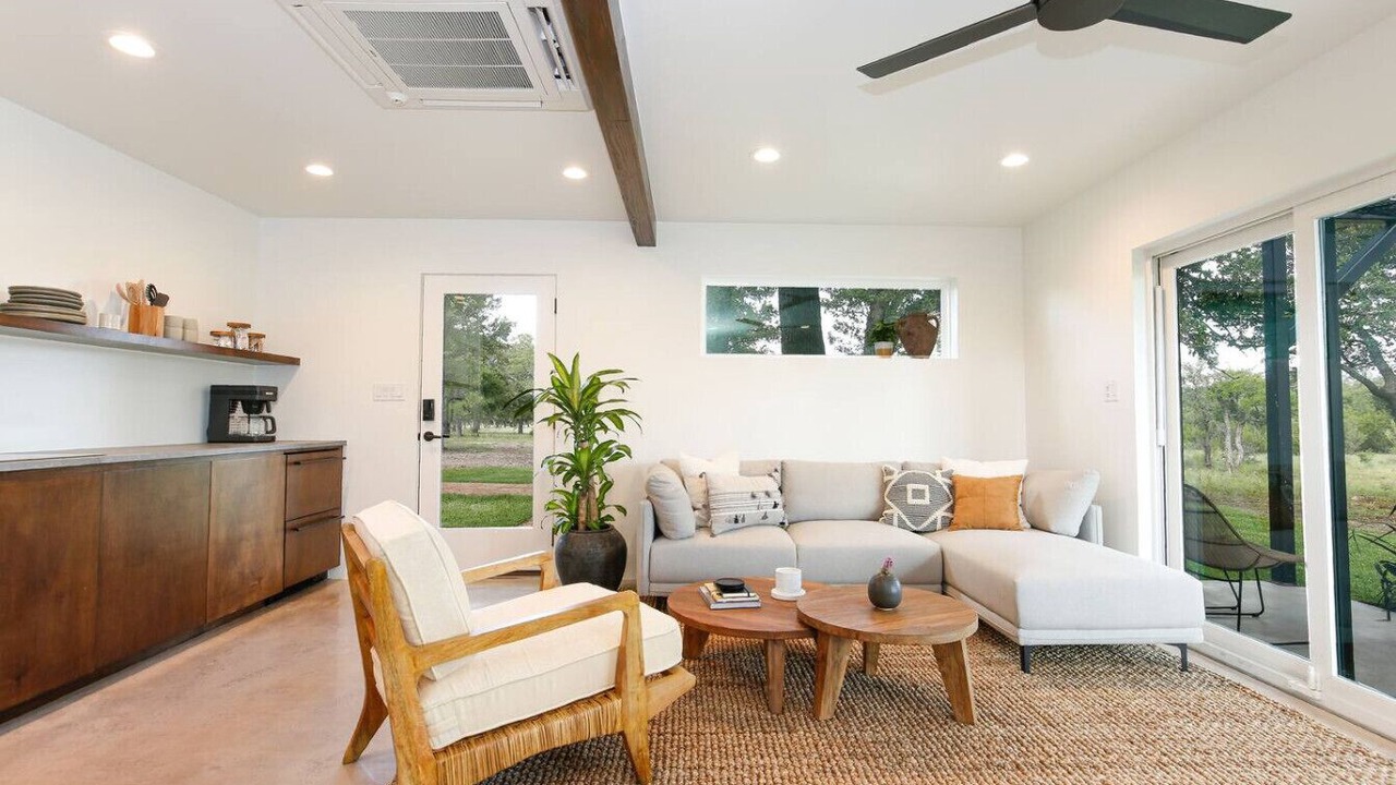 Photo of Livingroom in Round Mountain