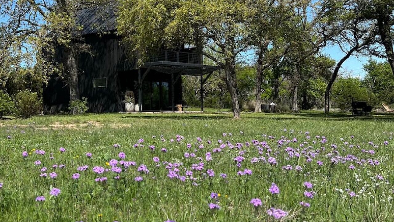 Photo of Outdoor in Round Mountain