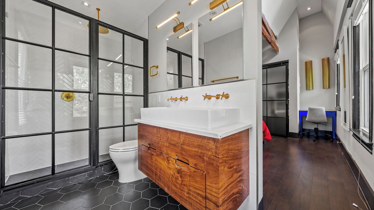 Photo of Bathroom in Stronghold