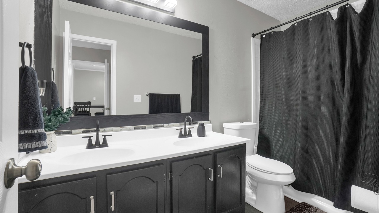 Photo of Bathroom in Gunter Afs
