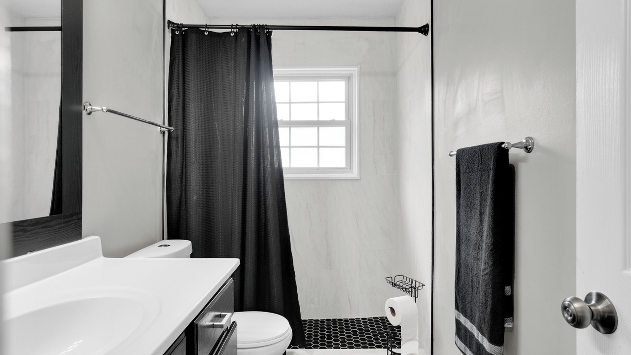 Photo of Bathroom in Gunter Afs