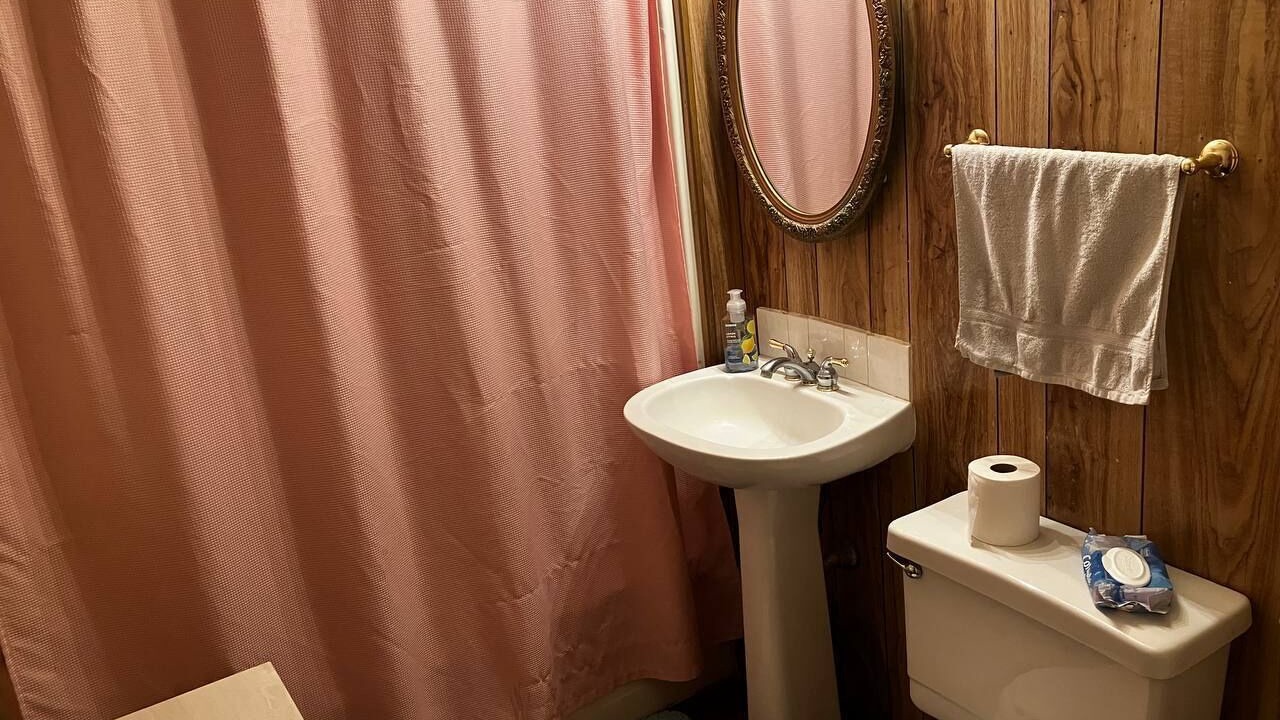 Photo of Bathroom in Borger