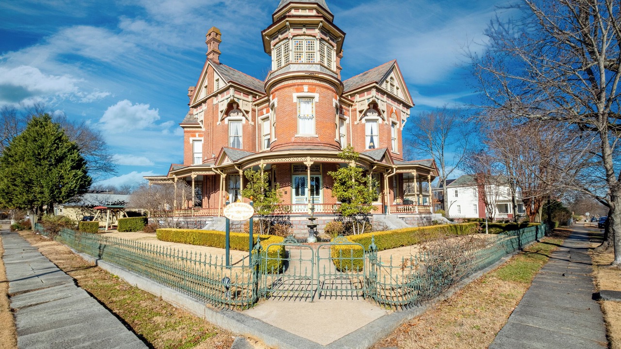 Photo of Outdoor in East of Broadway