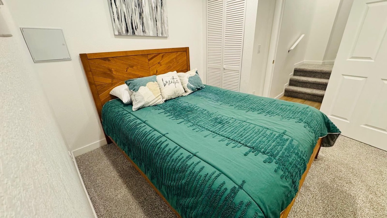 Photo of Bedroom in Aurora