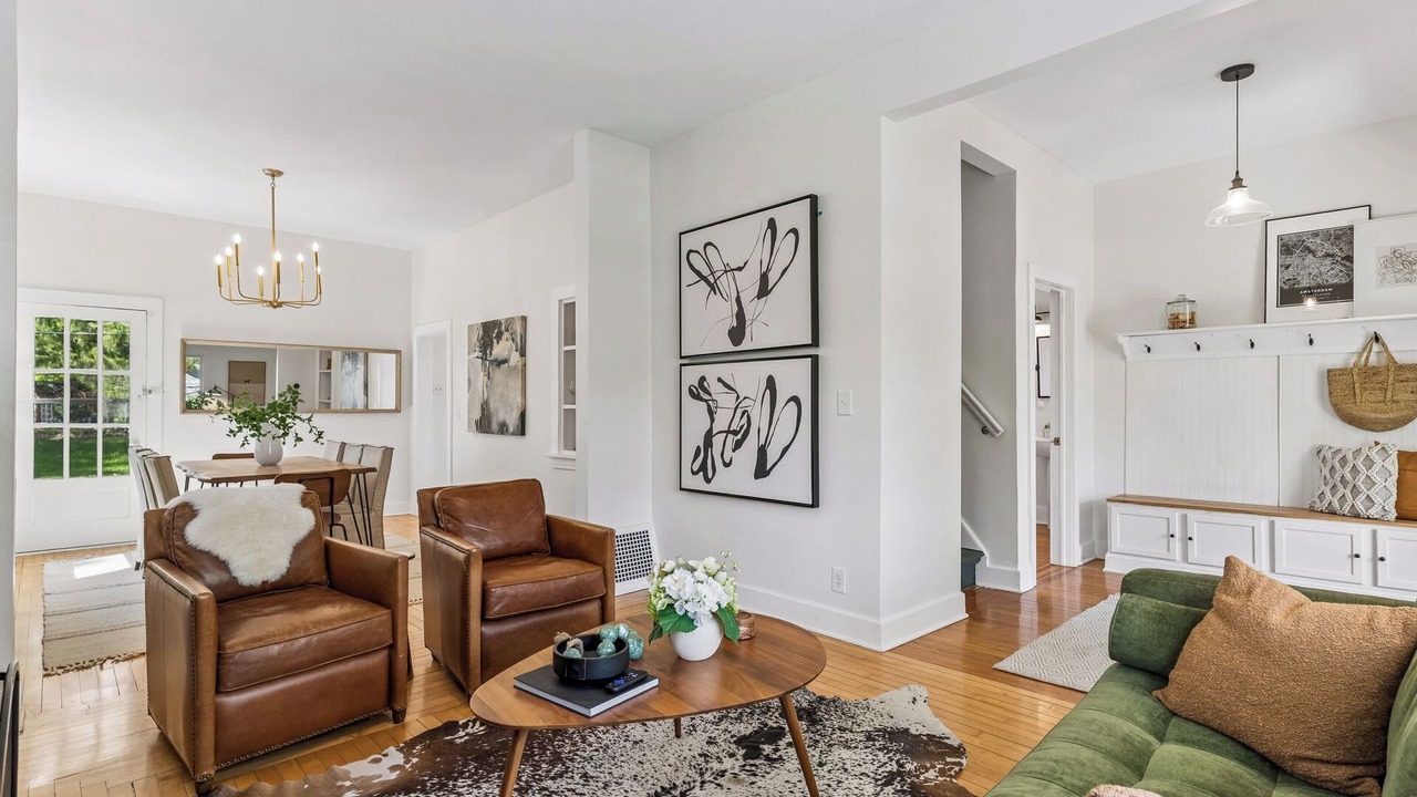Photo of Livingroom in Linden Hills