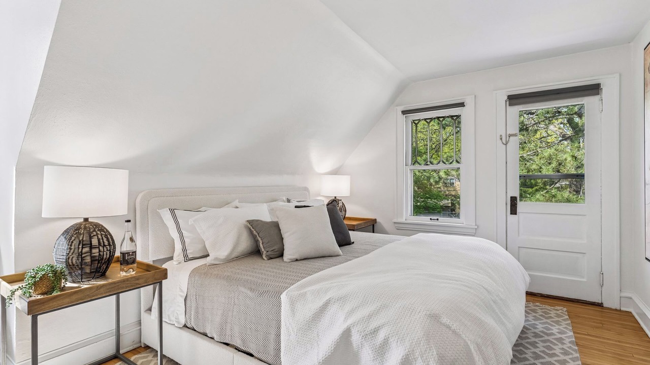 Photo of Bedroom in Linden Hills