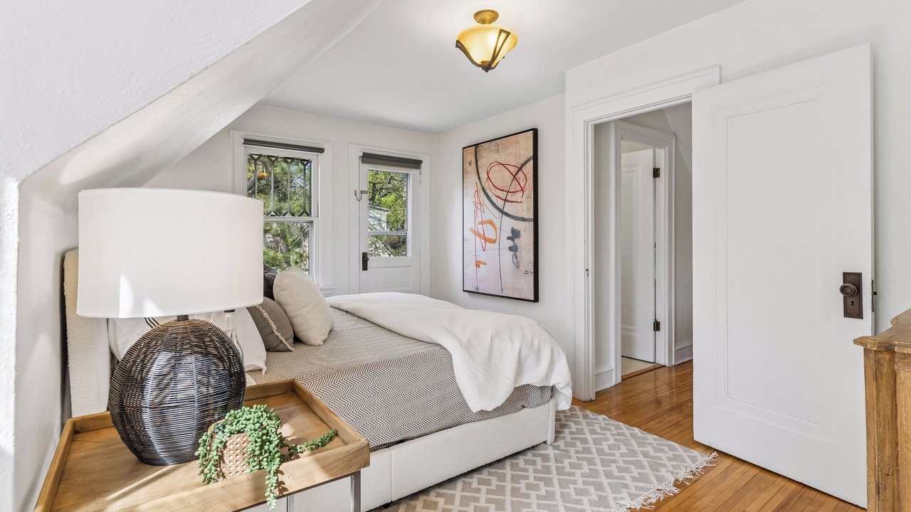 Photo of Bedroom in Linden Hills