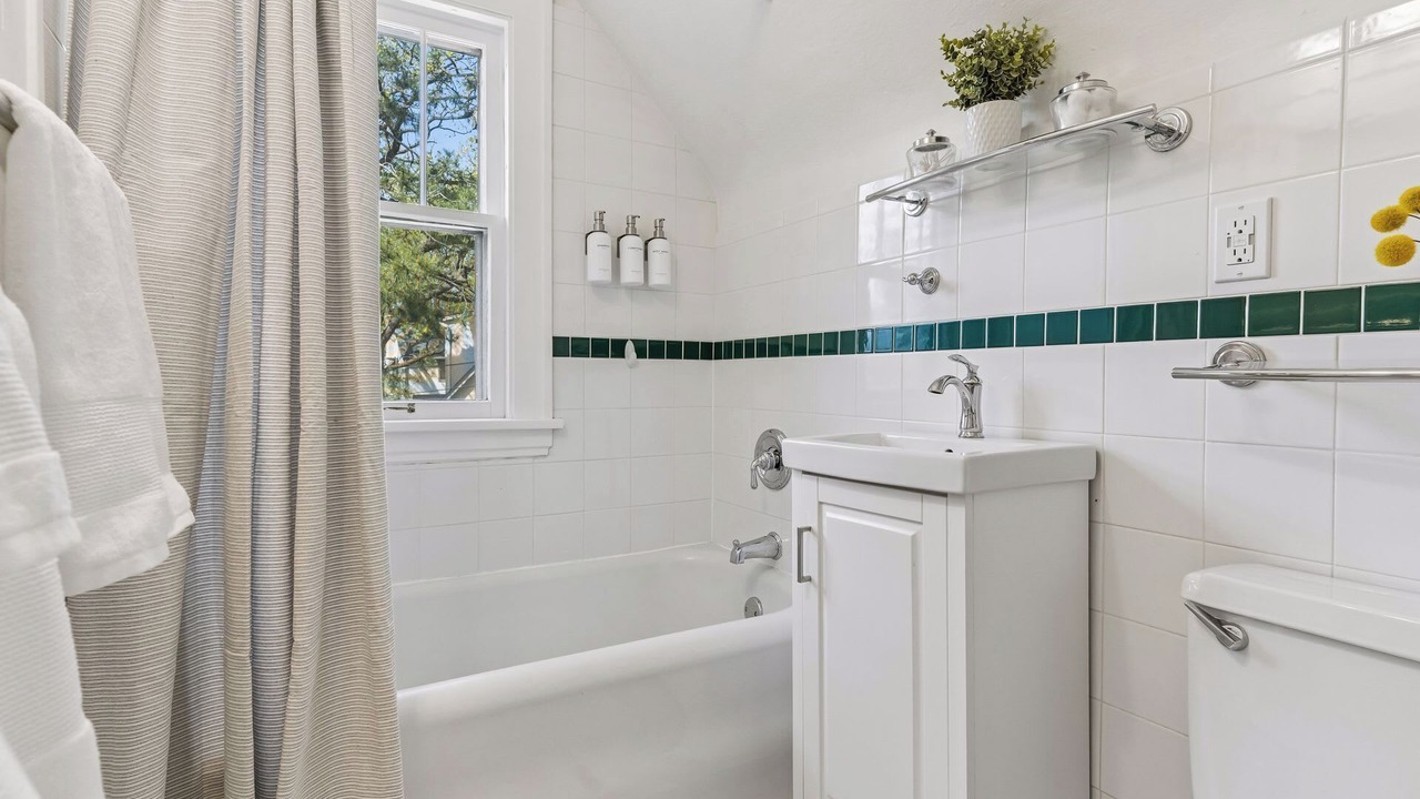 Photo of Bathroom in Linden Hills