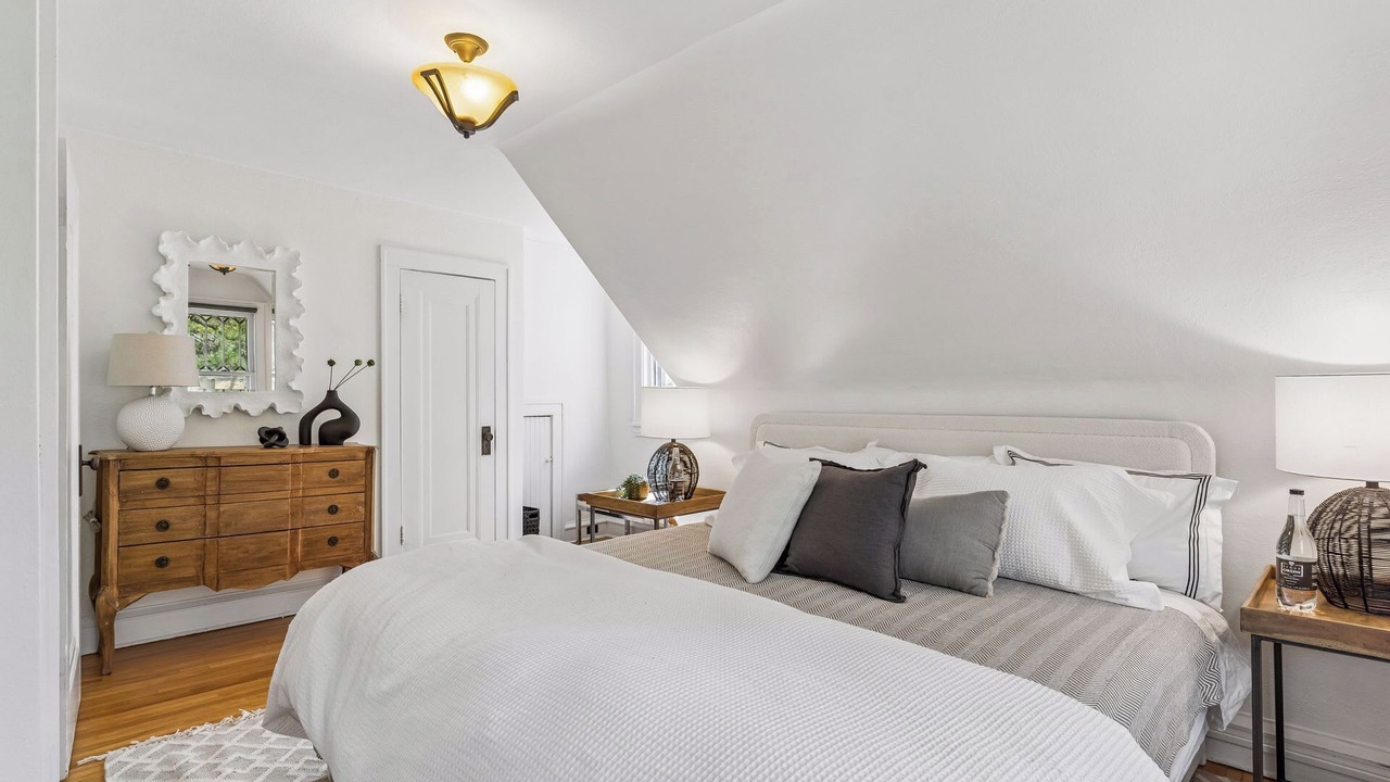 Photo of Bedroom in Linden Hills