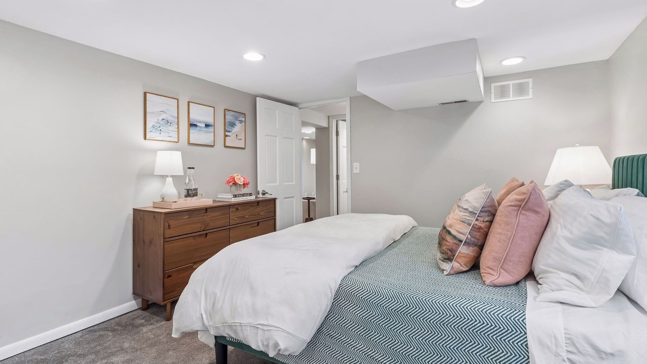 Photo of Bedroom in Linden Hills