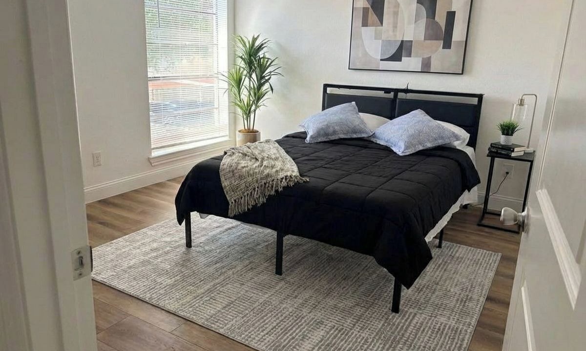 Photo of Bedroom in Westchase
