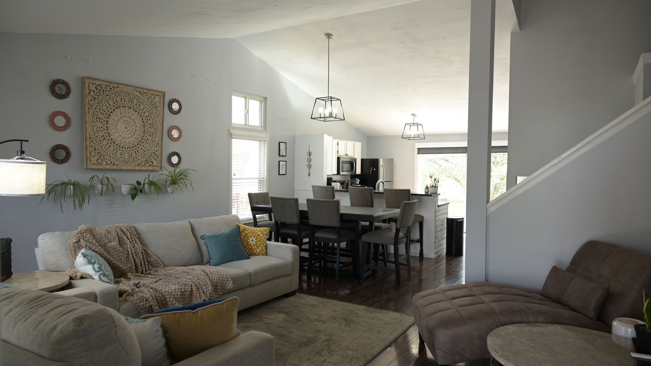 Photo of Livingroom in Foothill Green