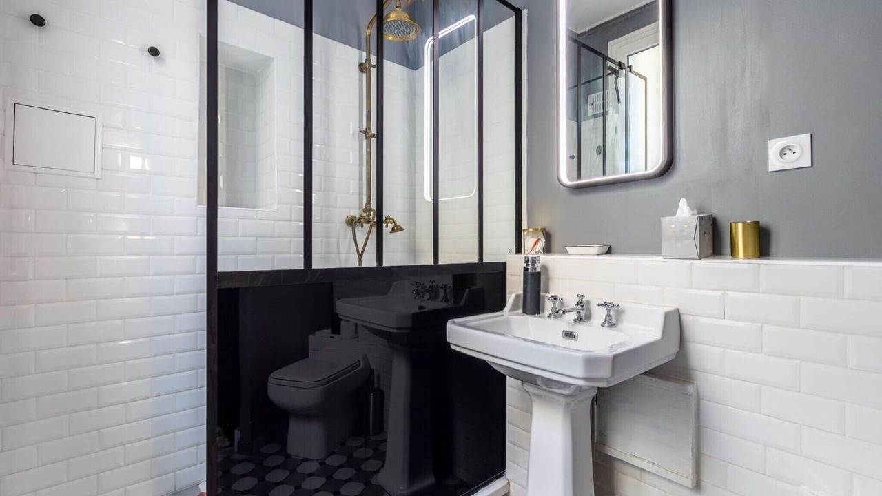 Photo of Bathroom in Gares