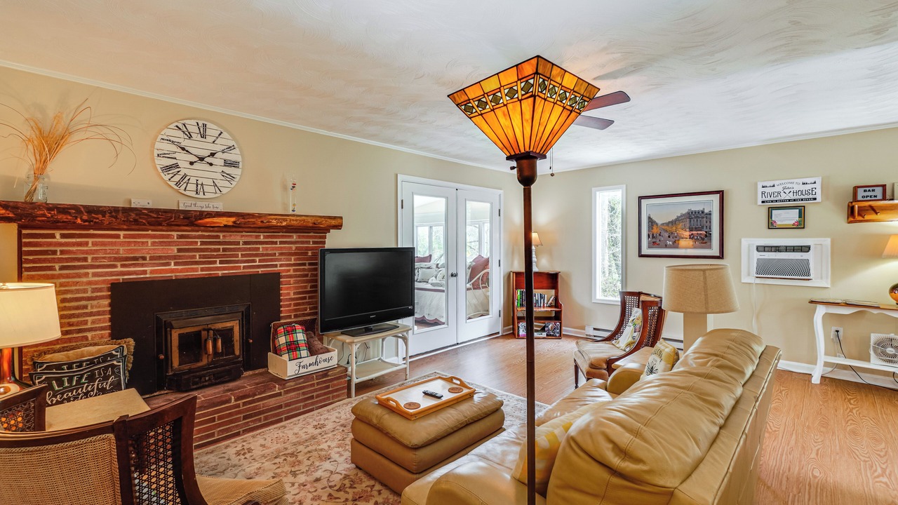 Photo of Livingroom in Kabletown