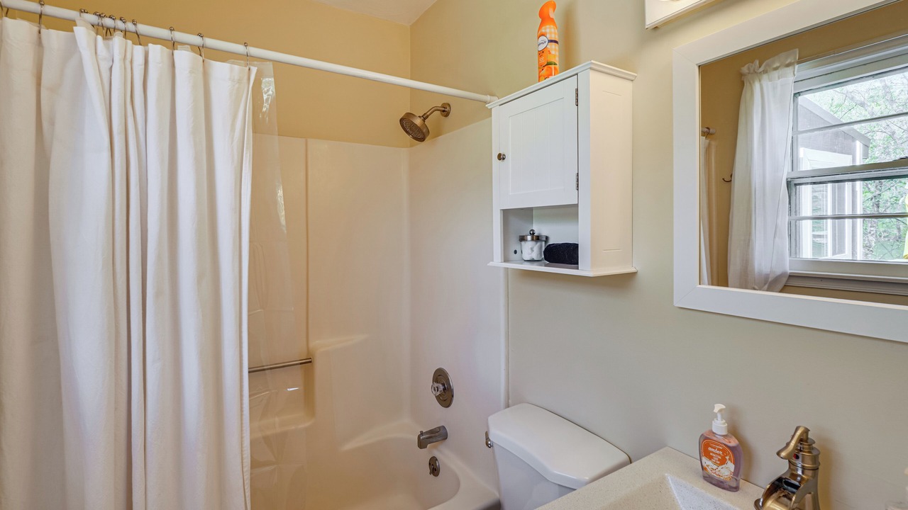 Photo of Bathroom in Kabletown