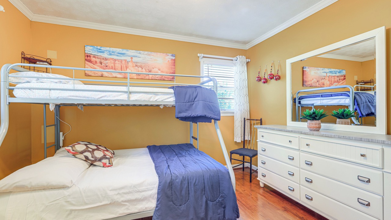 Photo of Bedroom in Addison Heights