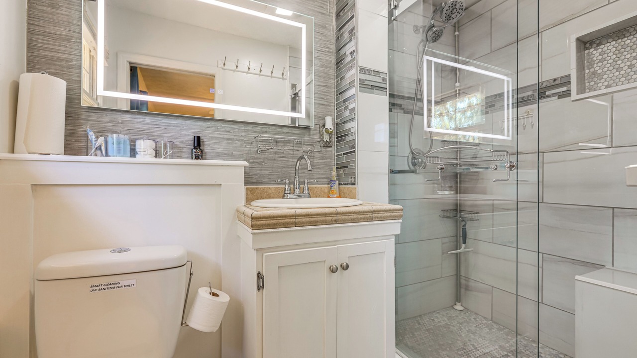 Photo of Bathroom in Addison Heights