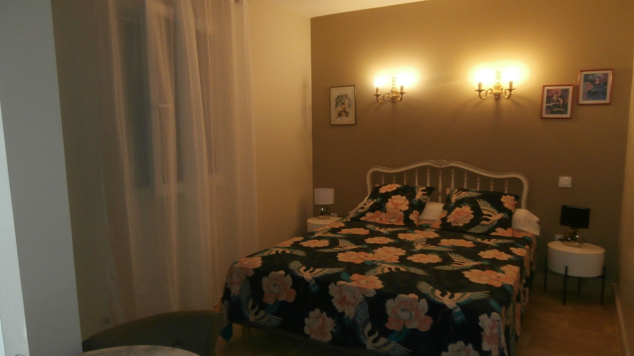 Photo of Bedroom in Saint Alban Auriolles