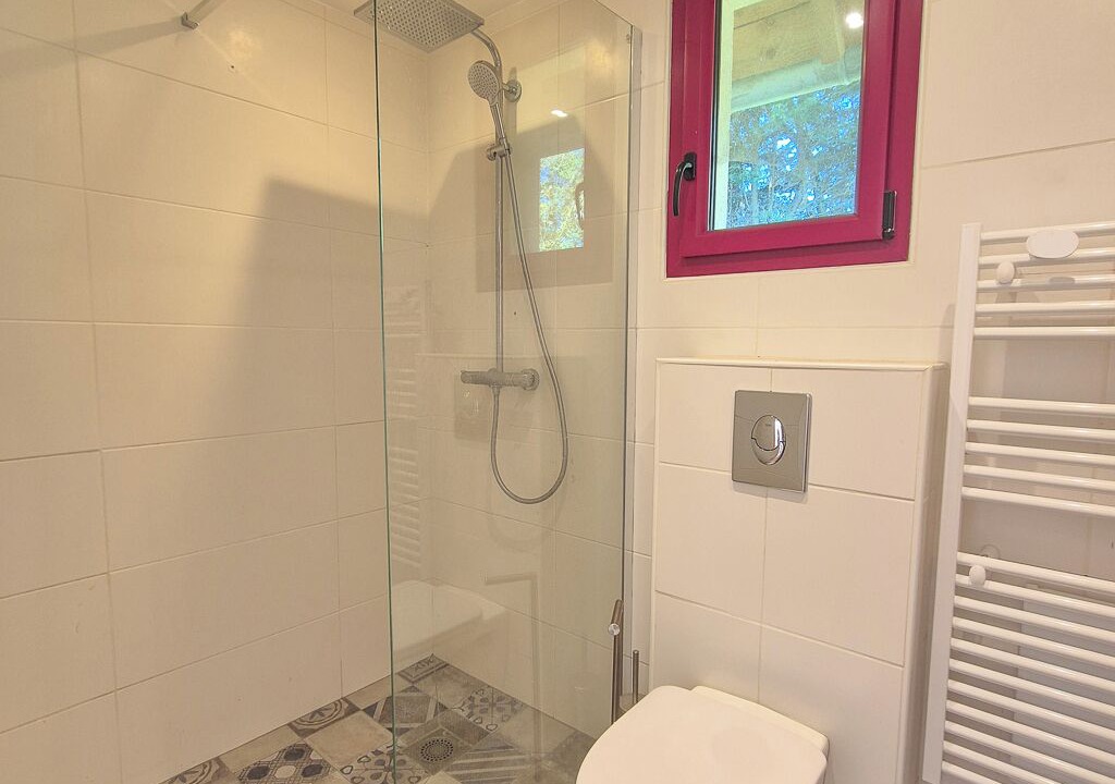 Photo of Bathroom in Genneville