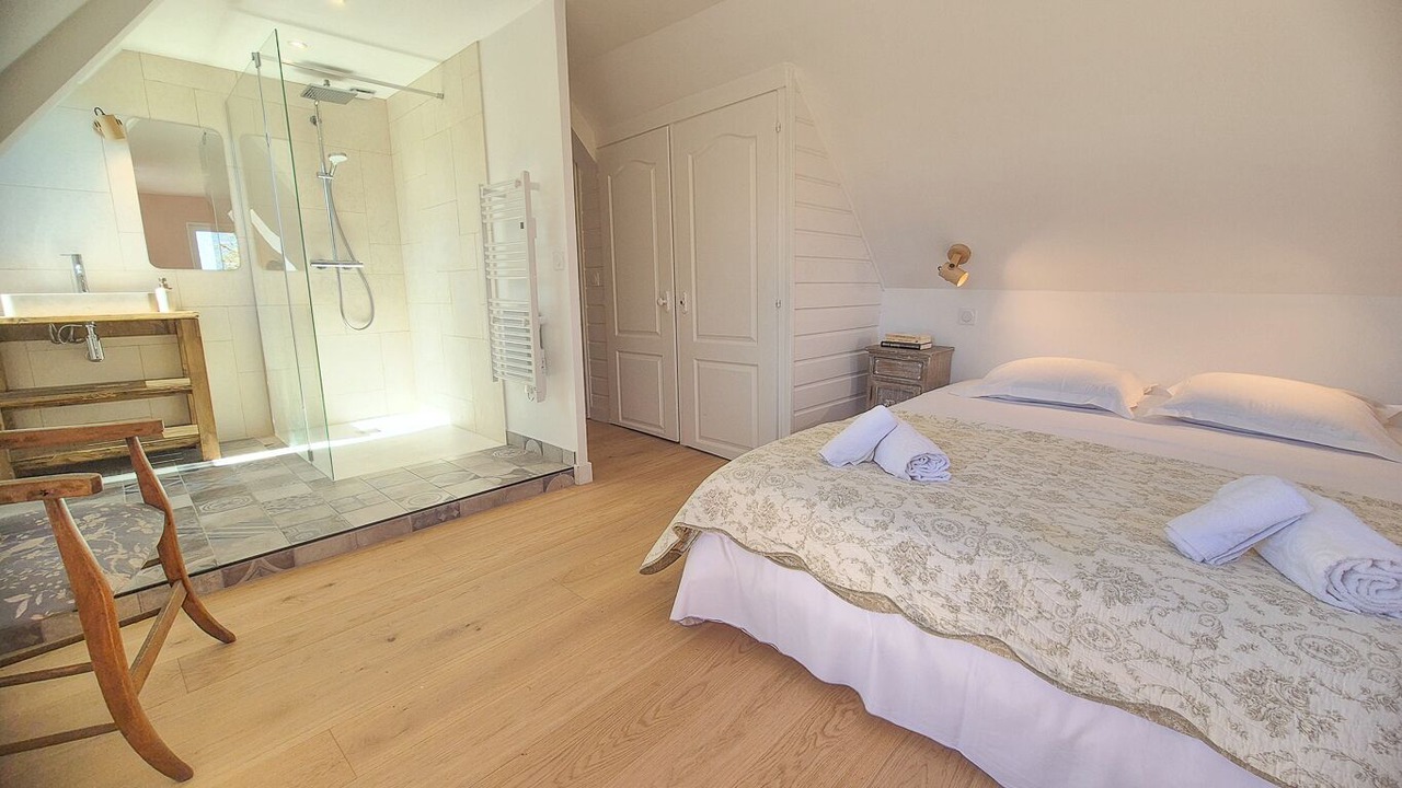 Photo of Bedroom in Genneville