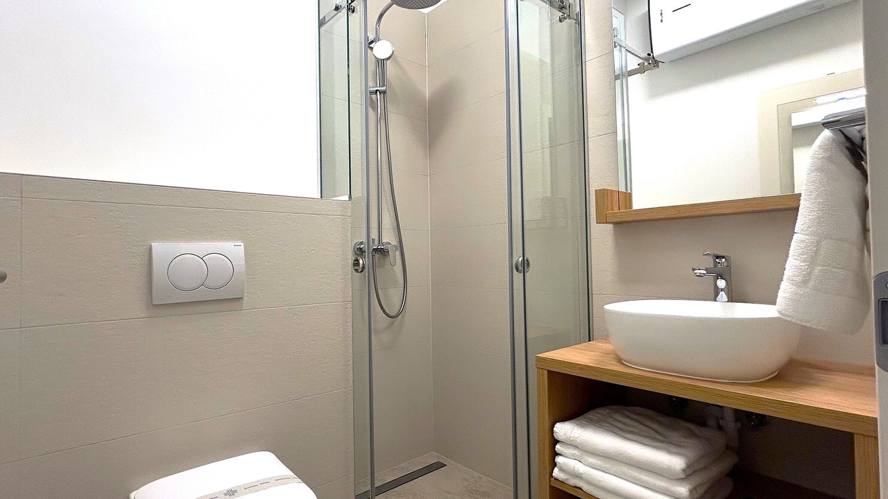 Photo of Bathroom in Cove Murtar