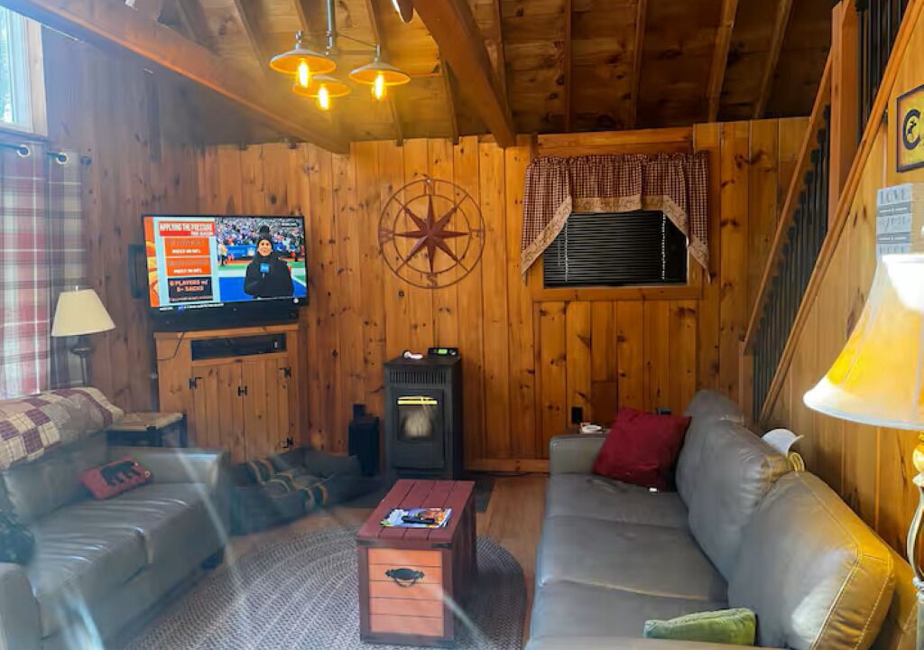 Photo of Livingroom in Alton