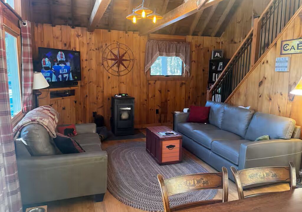Photo of Livingroom in Alton