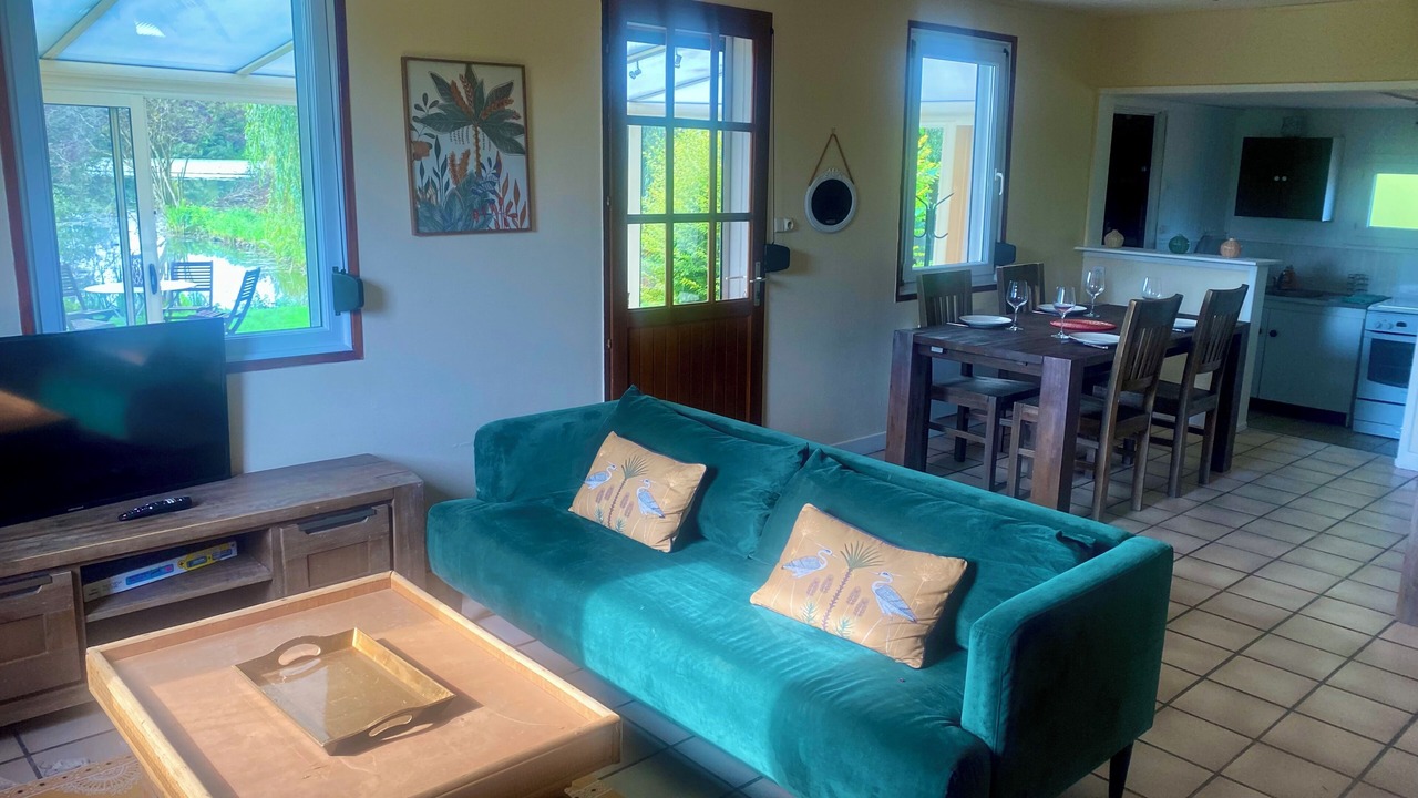 Photo of Livingroom in Suzanne