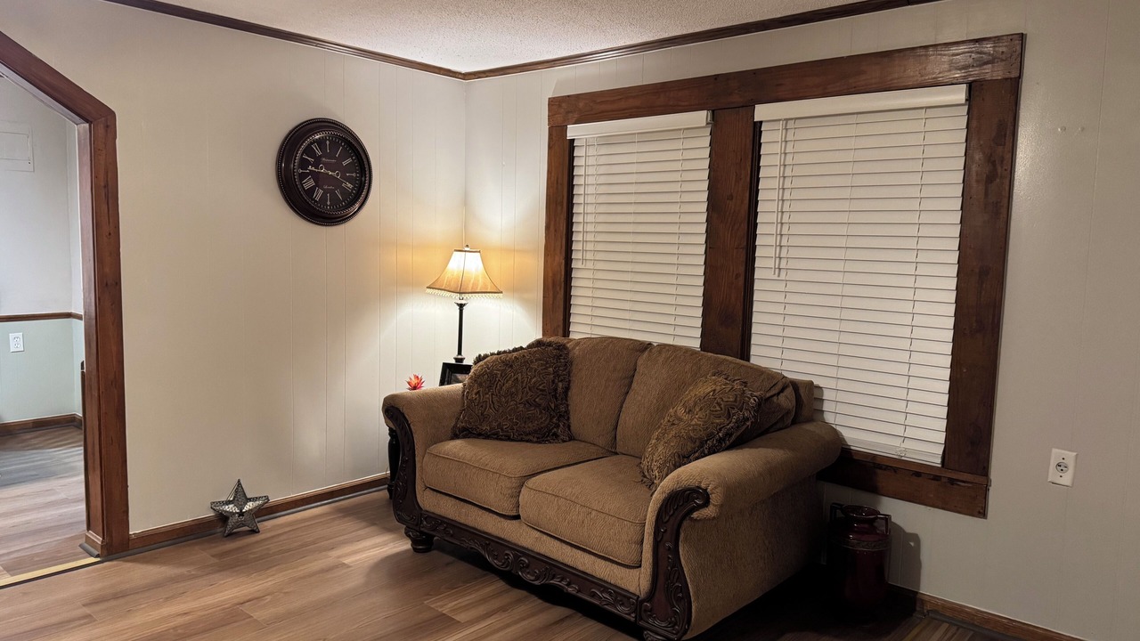 Photo of Livingroom in New Boston
