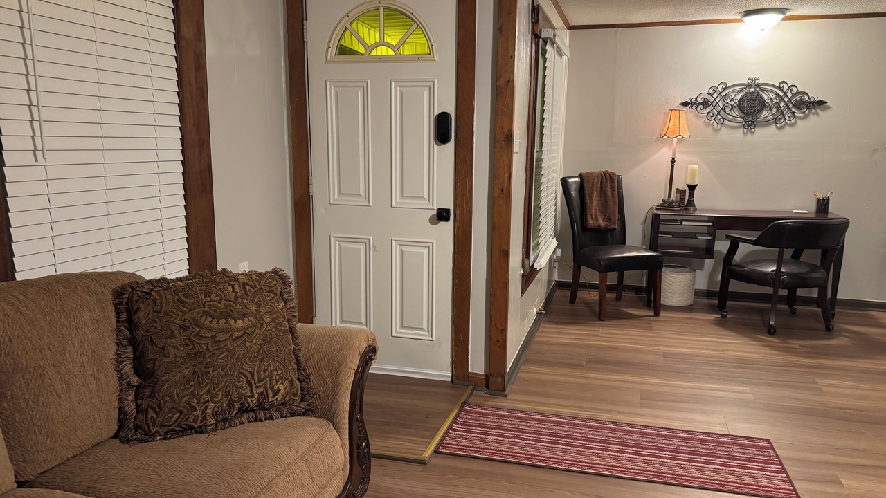 Photo of Livingroom in New Boston