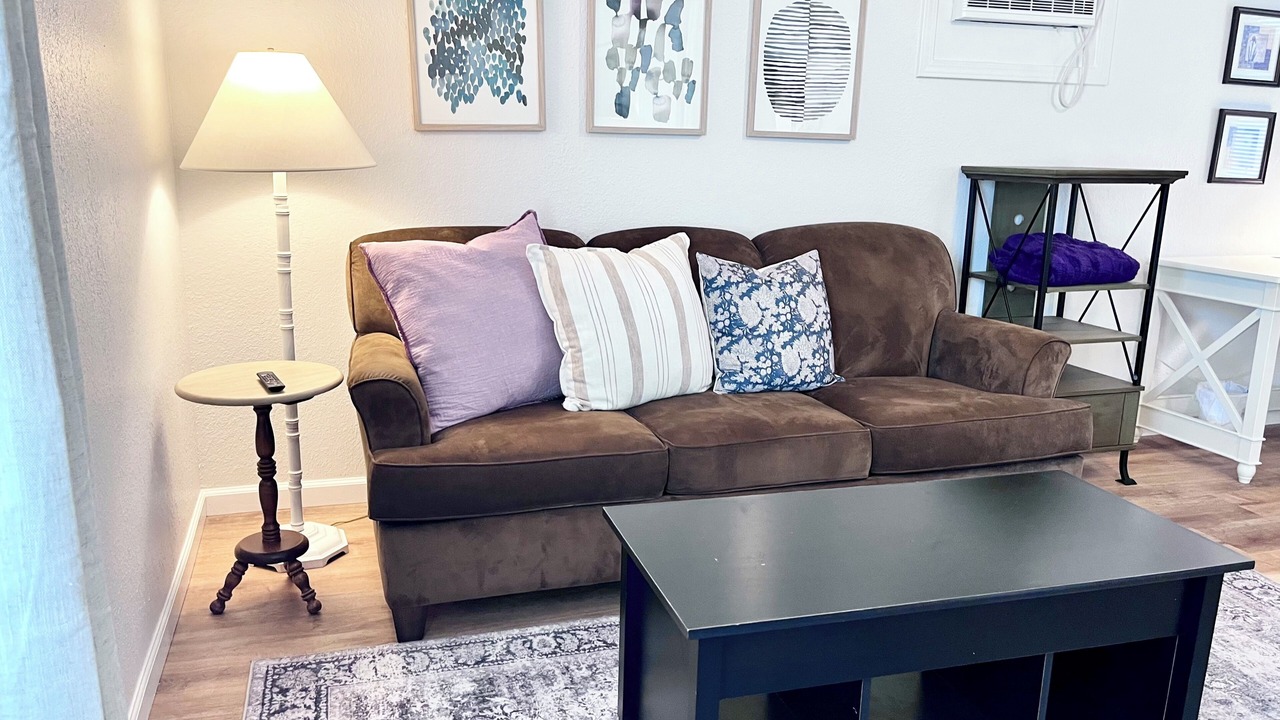 Photo of Livingroom in Kirksville