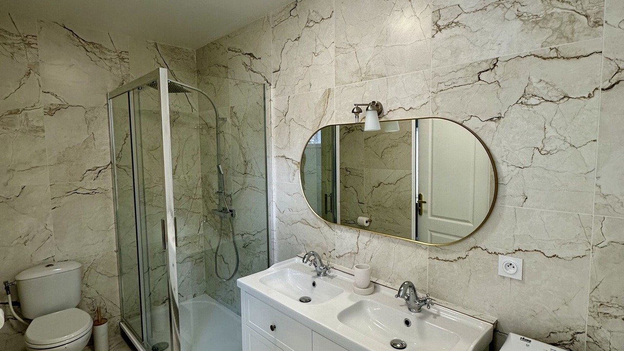 Photo of Bathroom in Dieppe