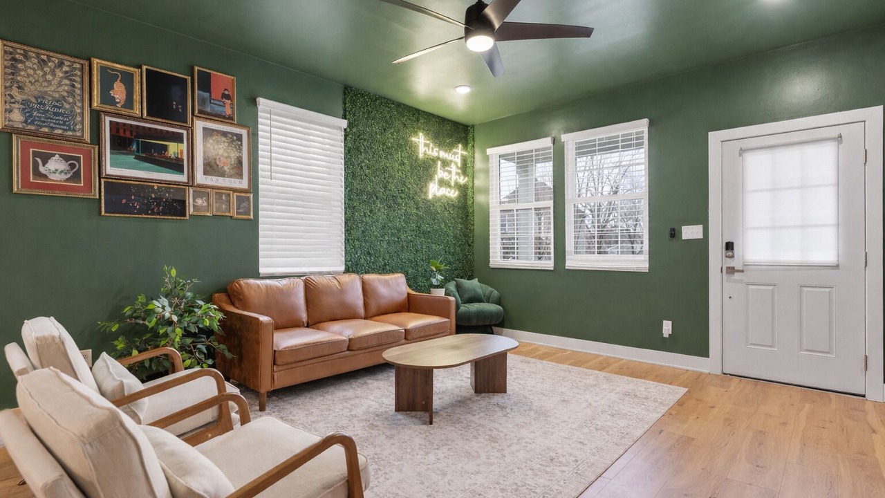 Photo of Livingroom in Near Northside