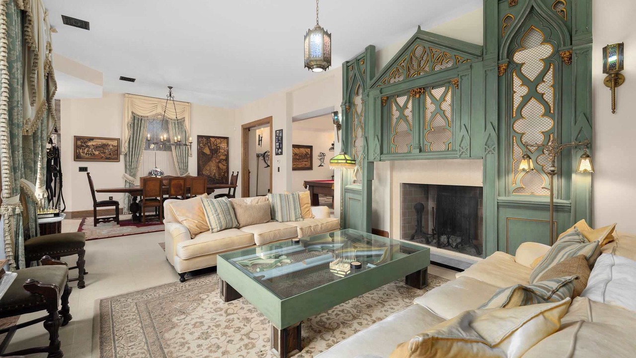 Photo of Livingroom in Top of the Hill