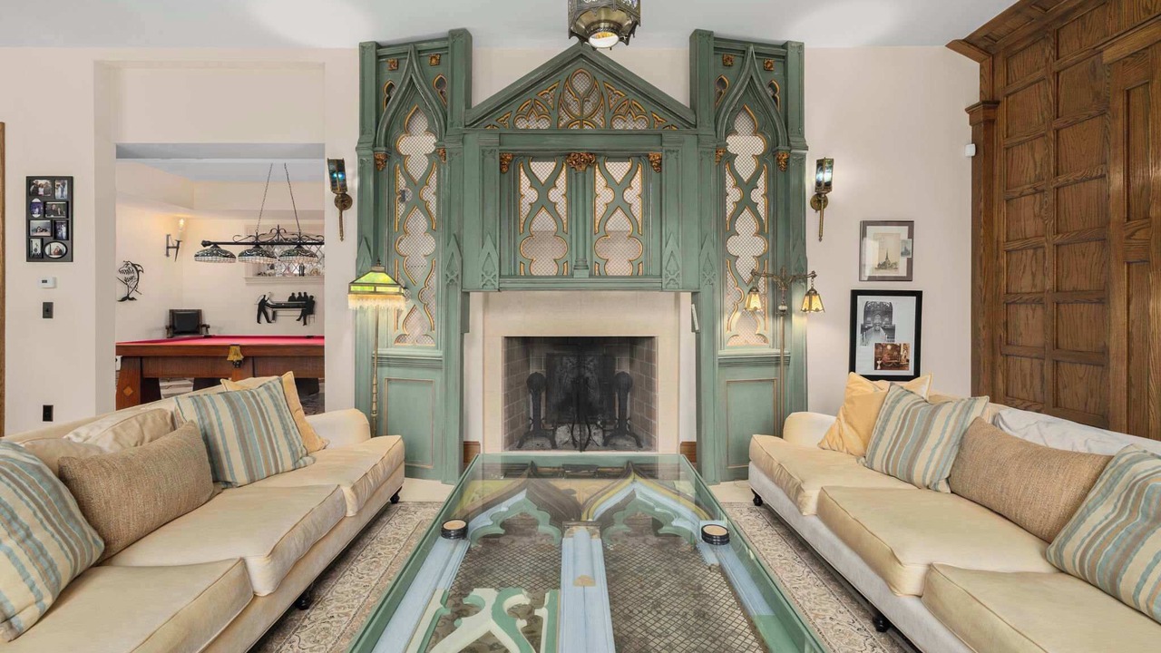 Photo of Livingroom in Top of the Hill