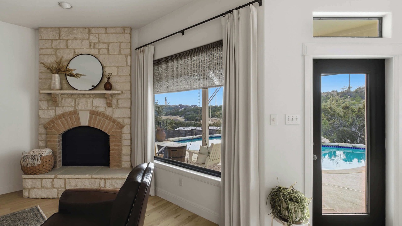 Photo of Livingroom in Travis Landing