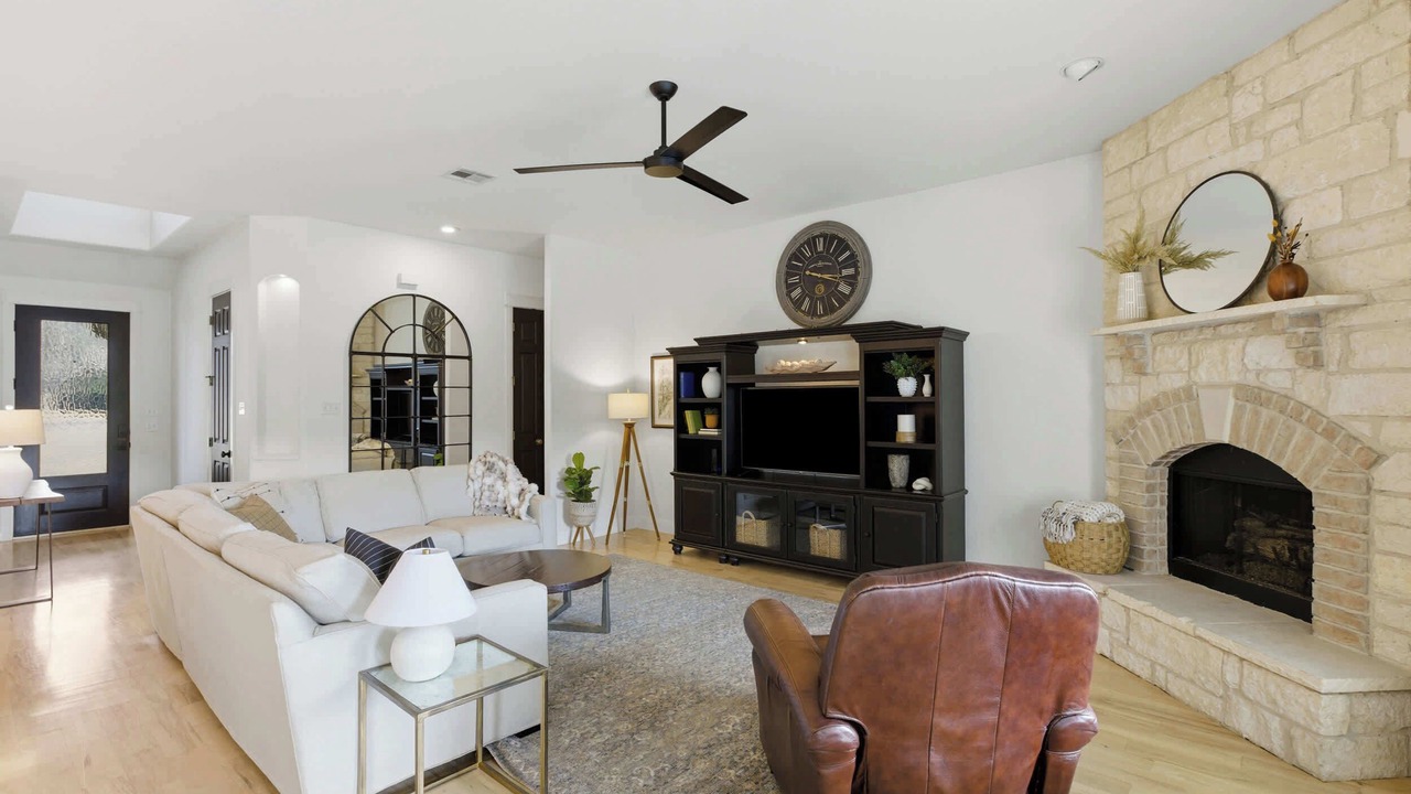 Photo of Livingroom in Travis Landing
