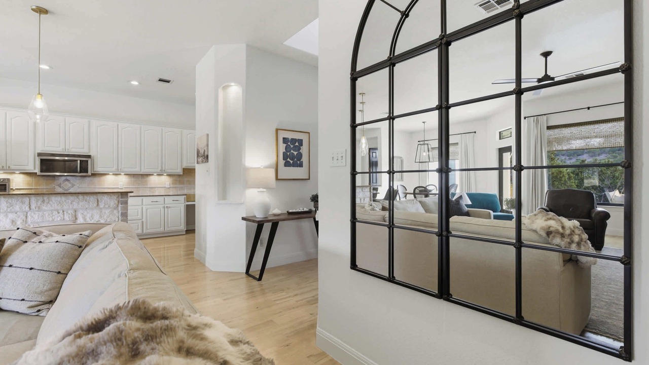 Photo of Livingroom in Travis Landing