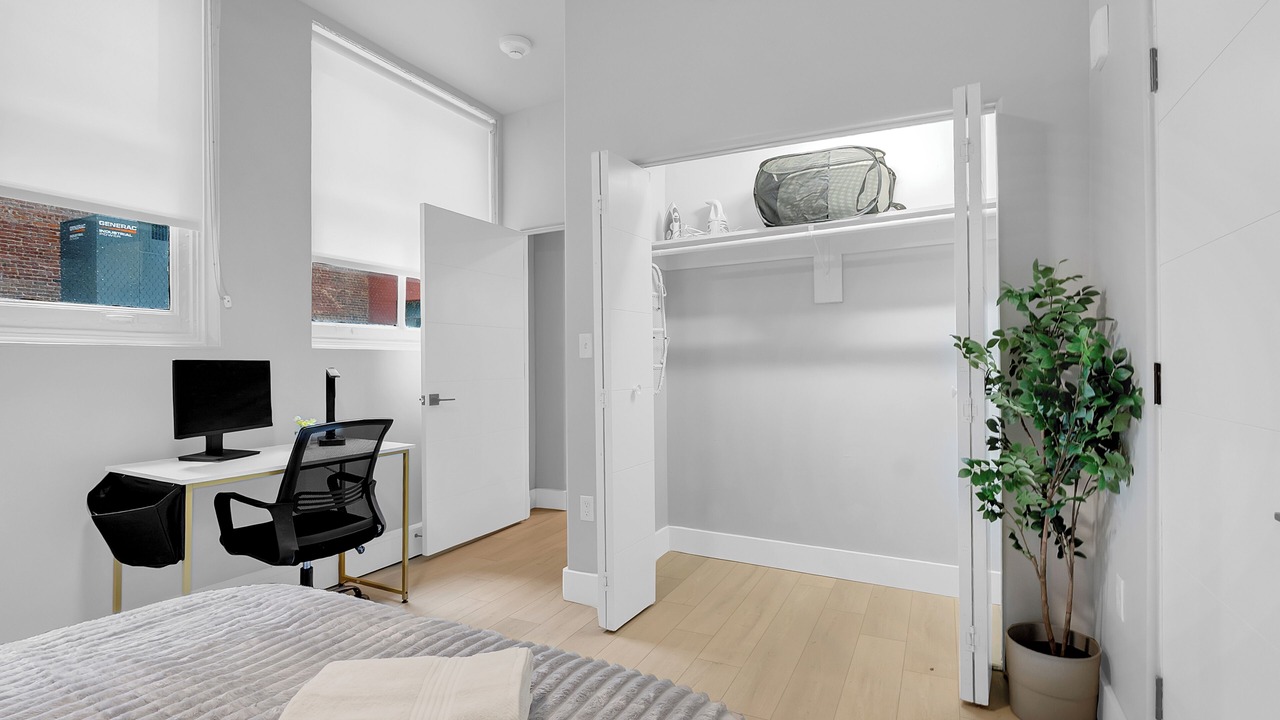 Photo of Bedroom in Deco District