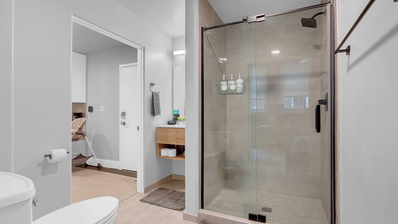 Photo of Bathroom in Deco District