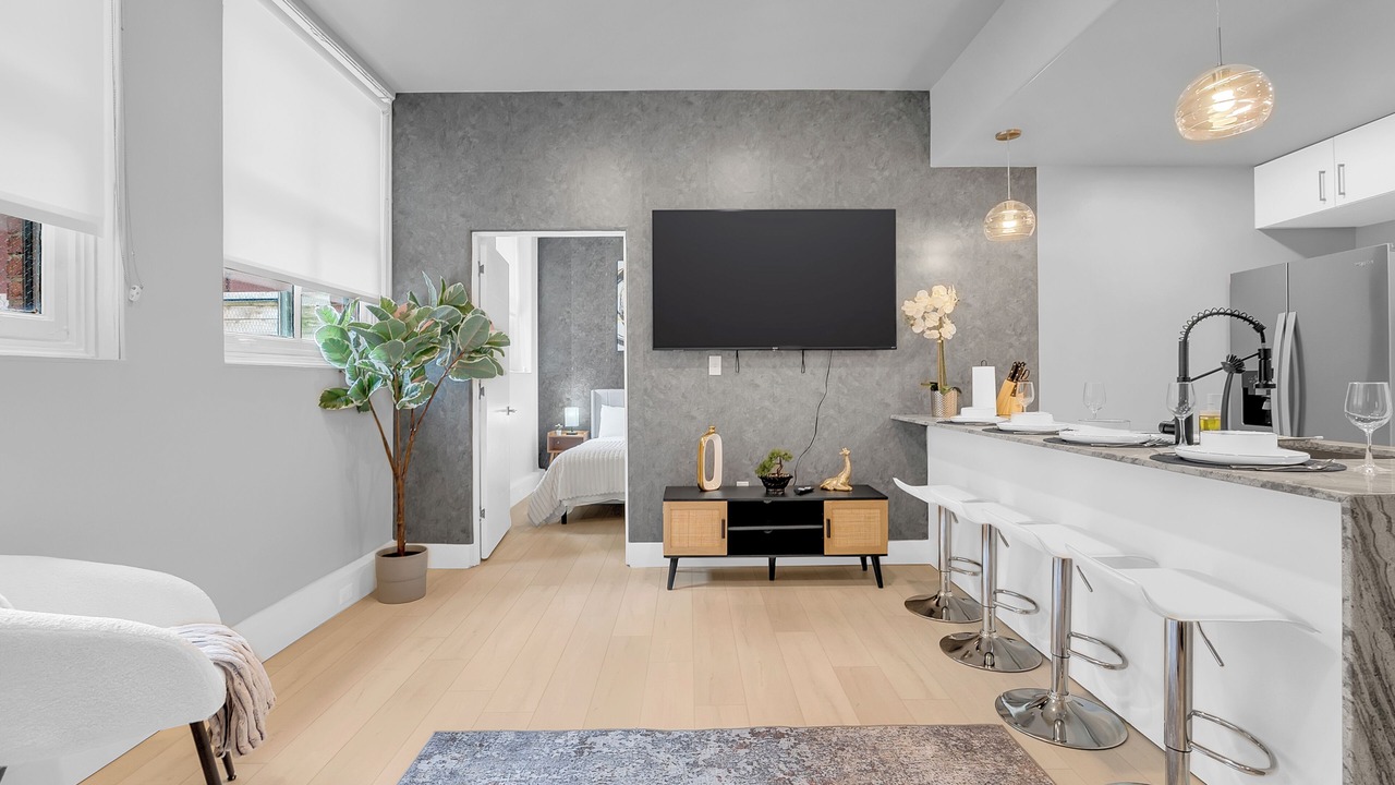 Photo of Bedroom in Deco District
