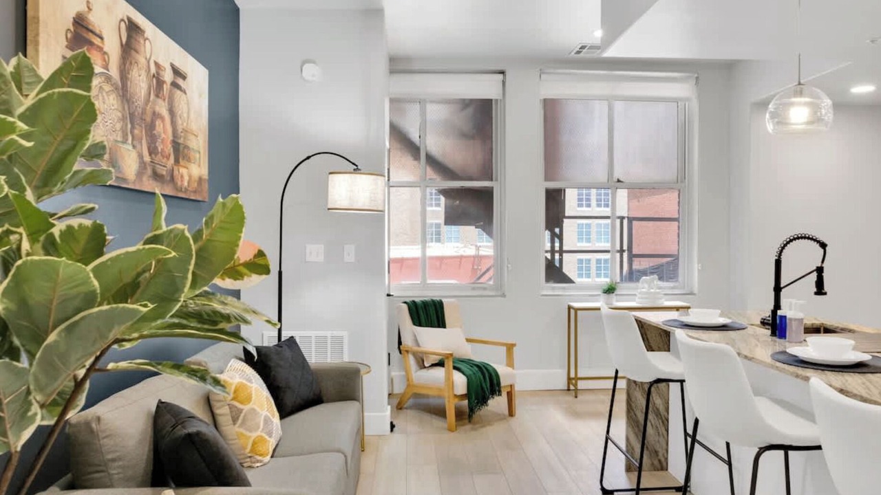 Photo of Livingroom in Deco District