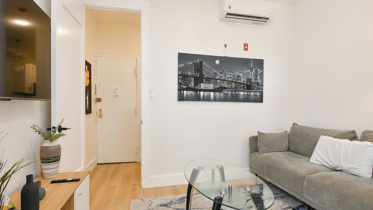 Photo of Livingroom in Manhattan Valley