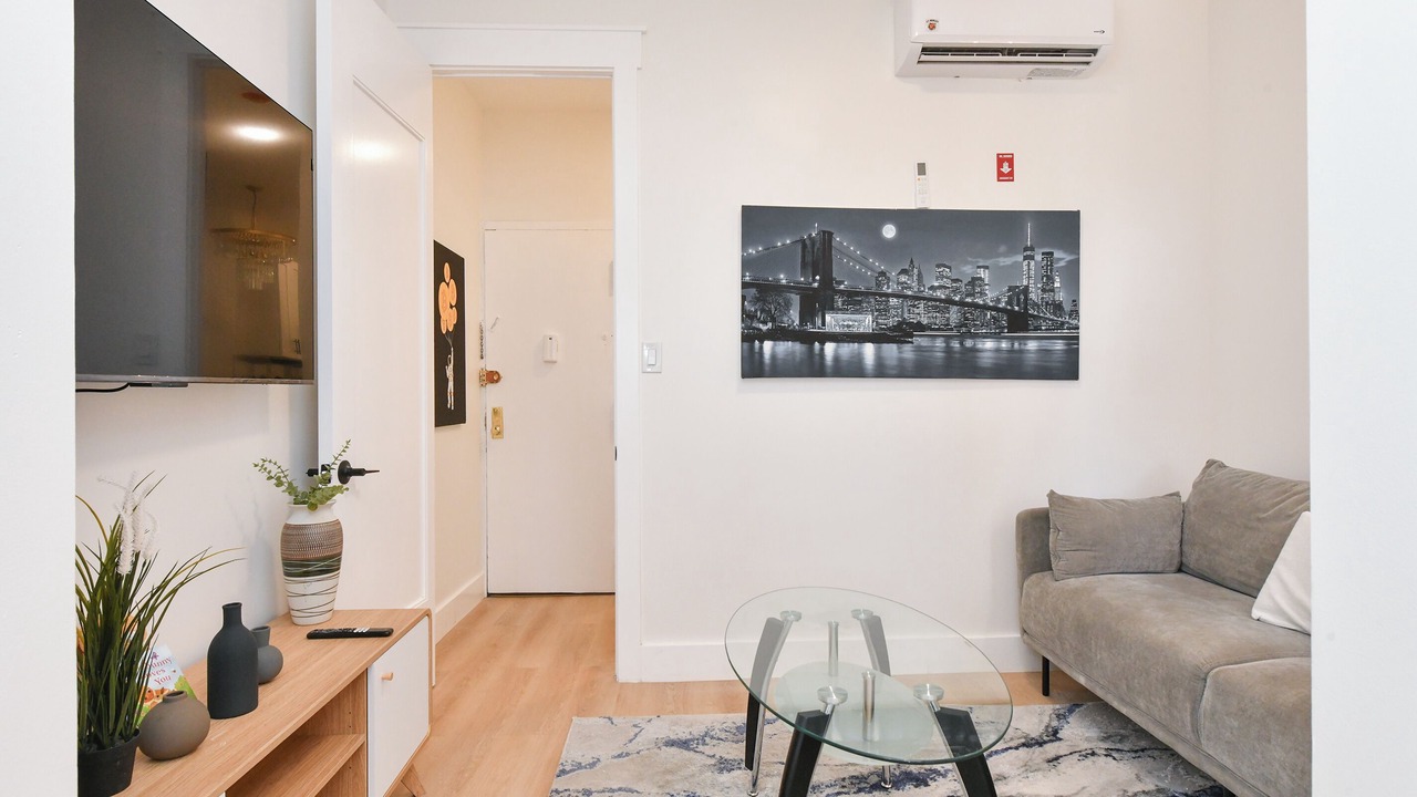 Photo of Livingroom in Manhattan Valley