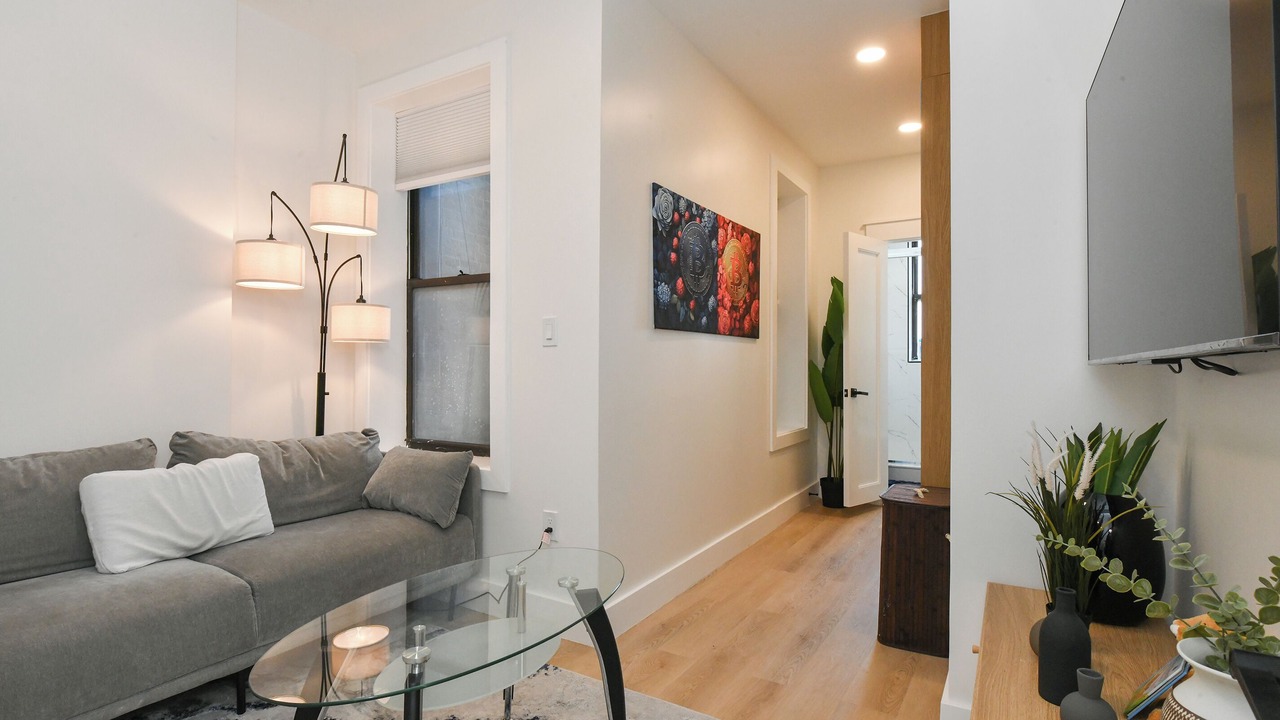 Photo of Livingroom in Manhattan Valley
