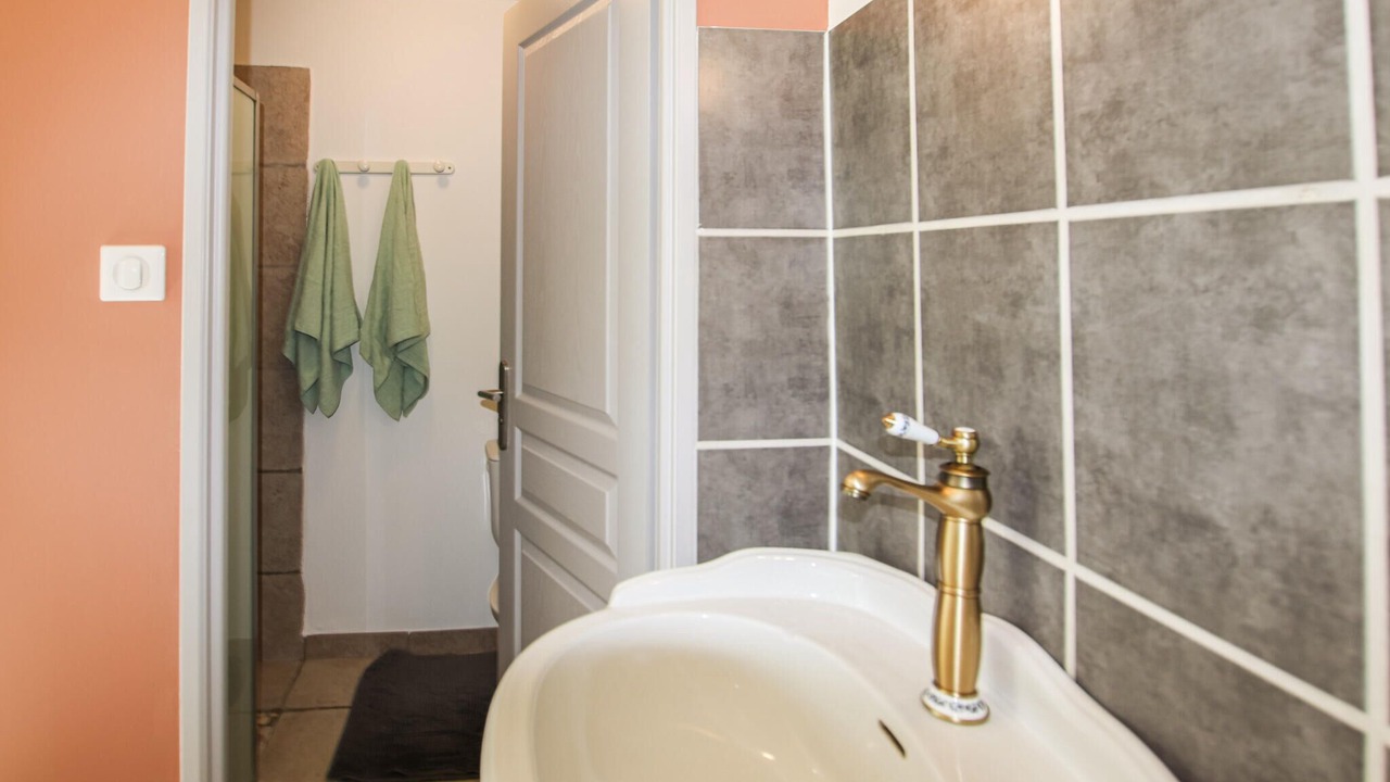 Photo of Bathroom in Courthezon