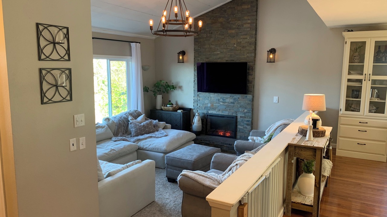Photo of Livingroom in Thurston