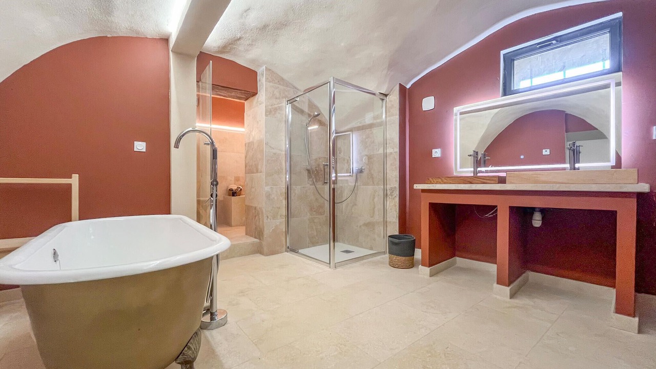 Photo of Bathroom in Mornas